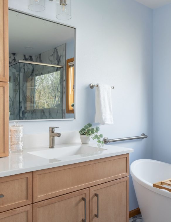 Madison Bathroom Light Wood Vanity Tub 4