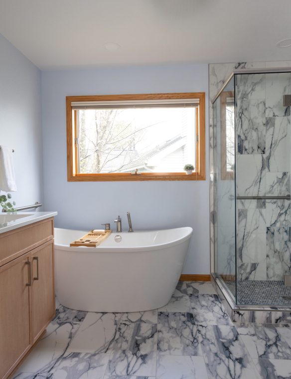 Madison Bathroom Luxury Shower And Tub 8