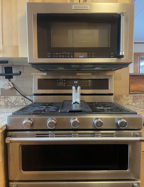 small-kitchen-before-remodel-madison-home2